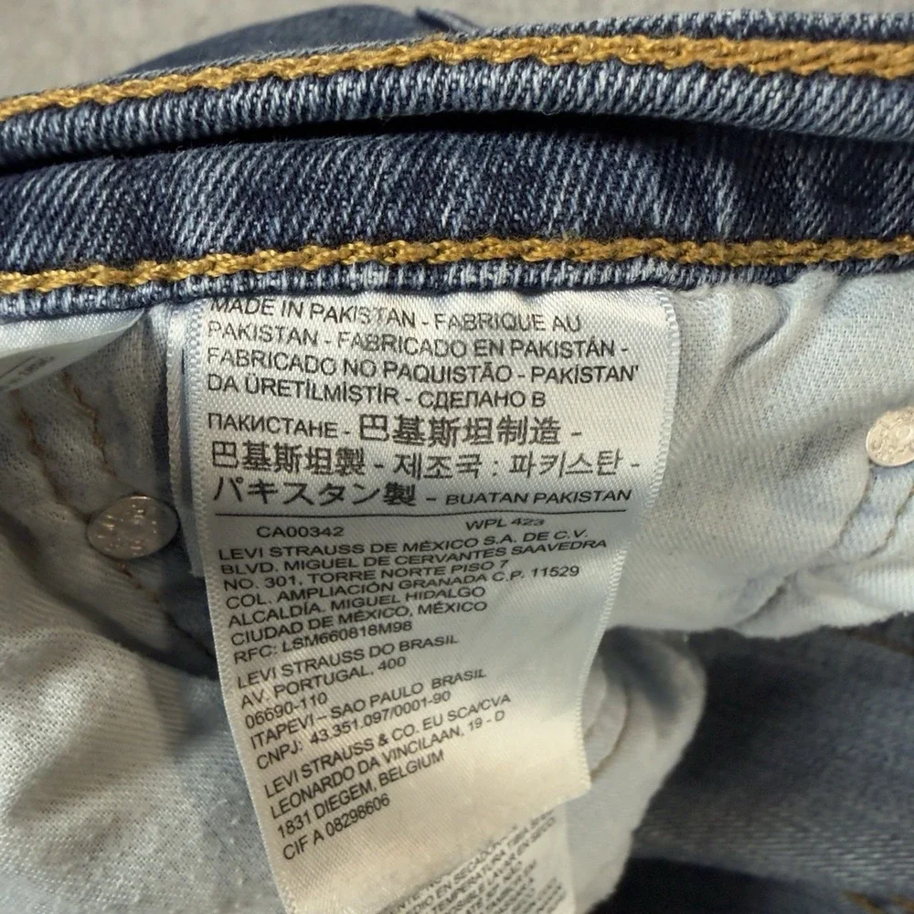 Levis good distressing